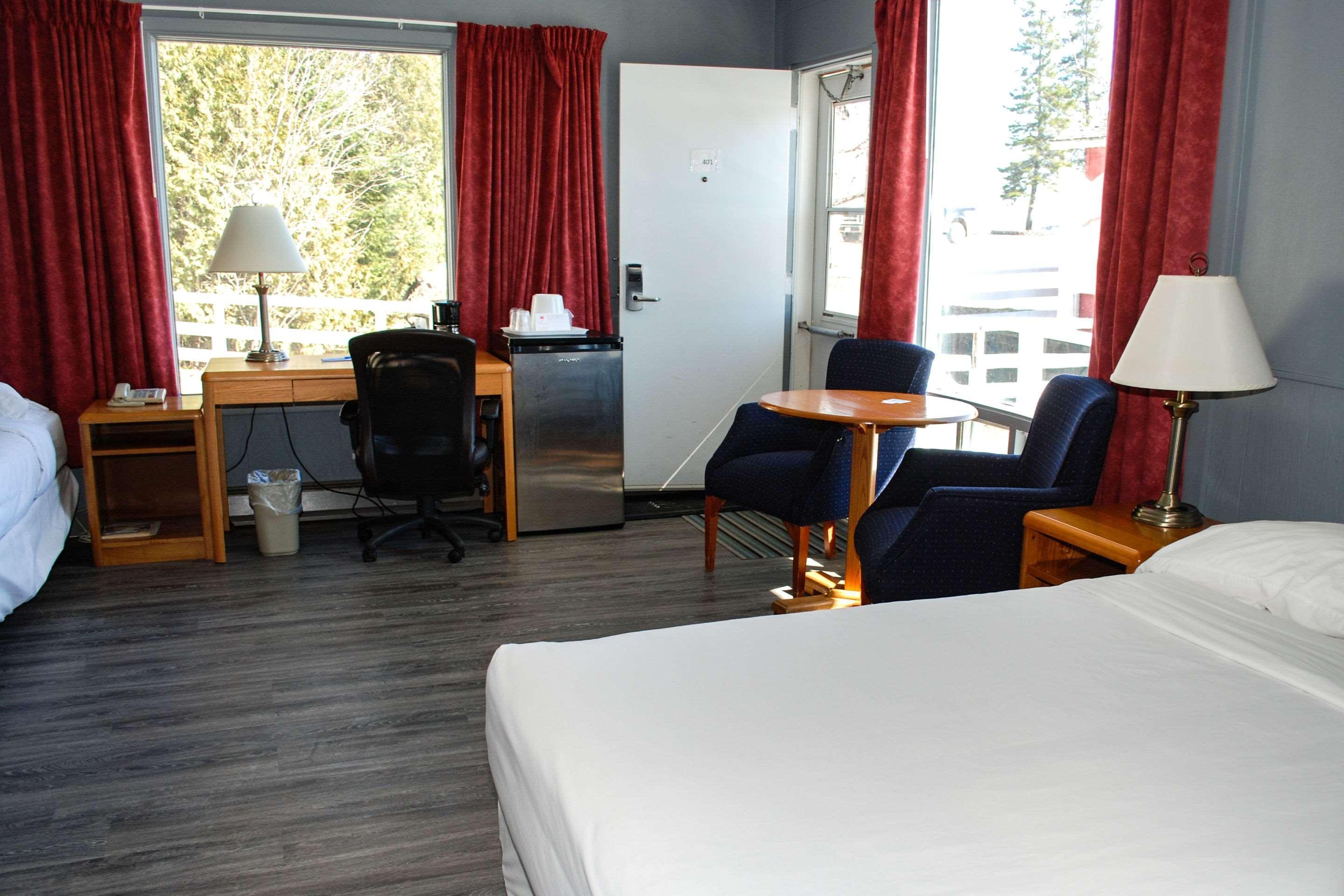 Rodeway Inn Гранд-Фолс Экстерьер фото