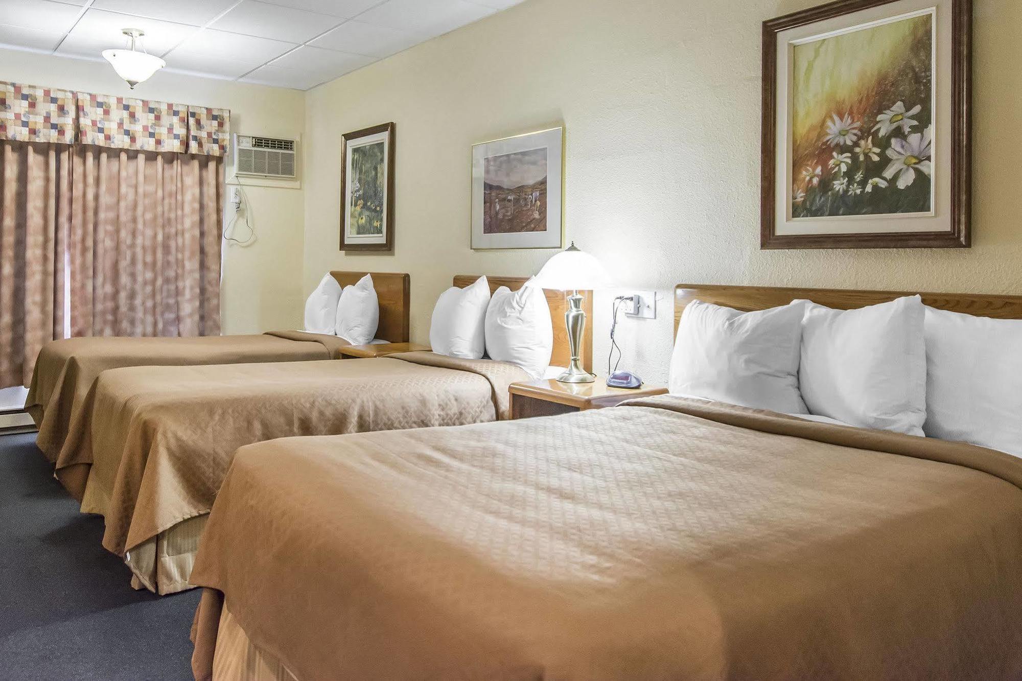 Rodeway Inn Гранд-Фолс Экстерьер фото